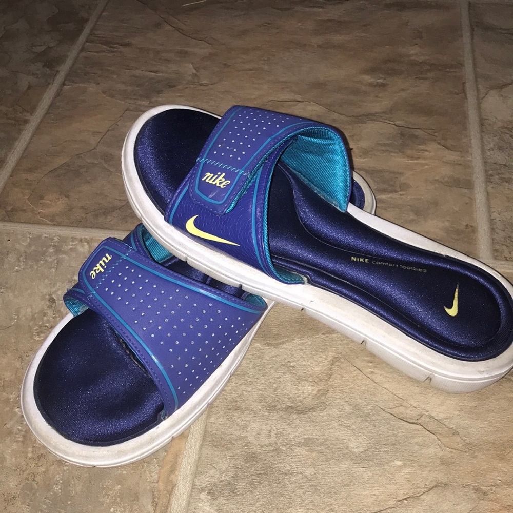 NIKE COMFORT WOMENS SLIDES